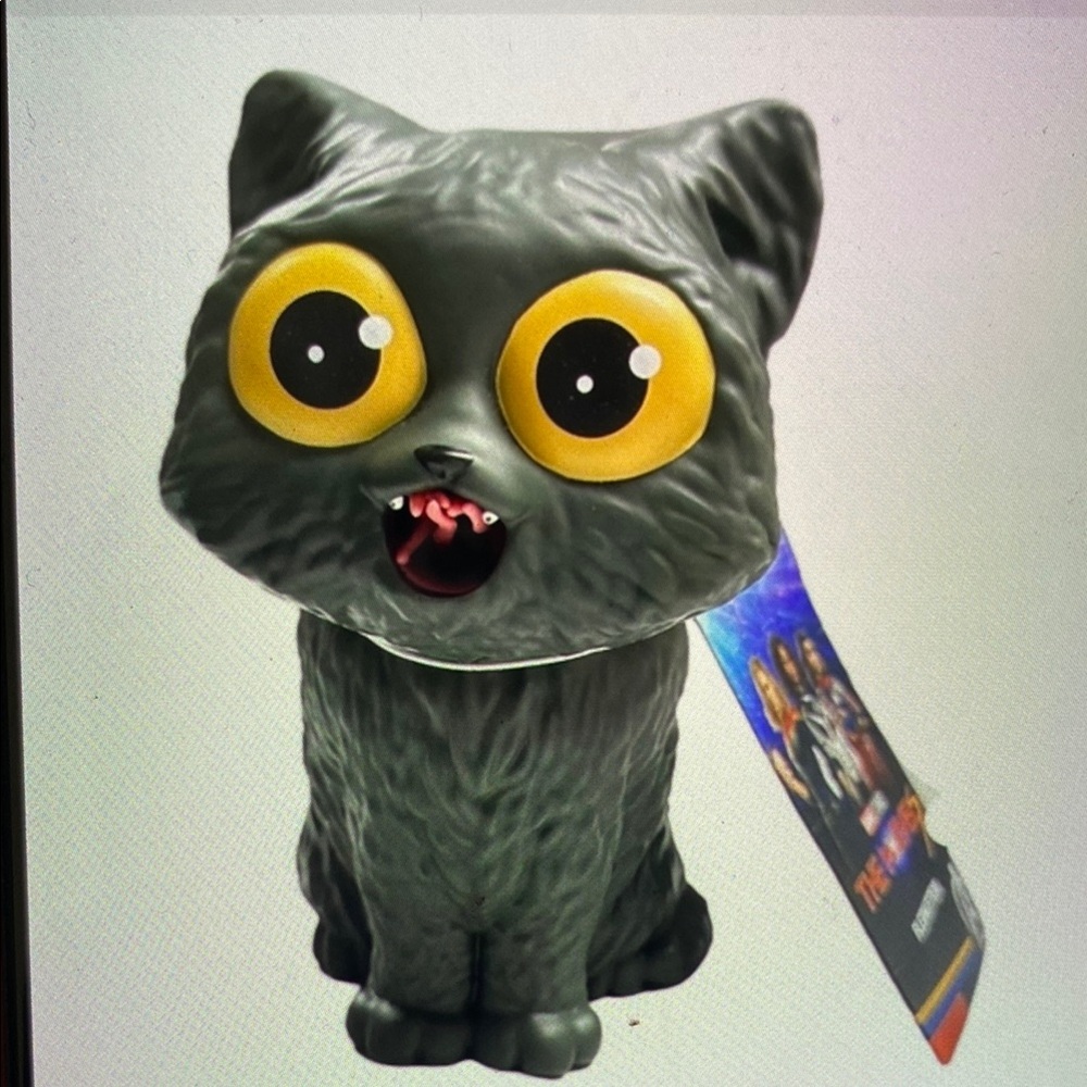 Disney parks adventures the Marvels black Flerkitten Figure with Yellow Eyes